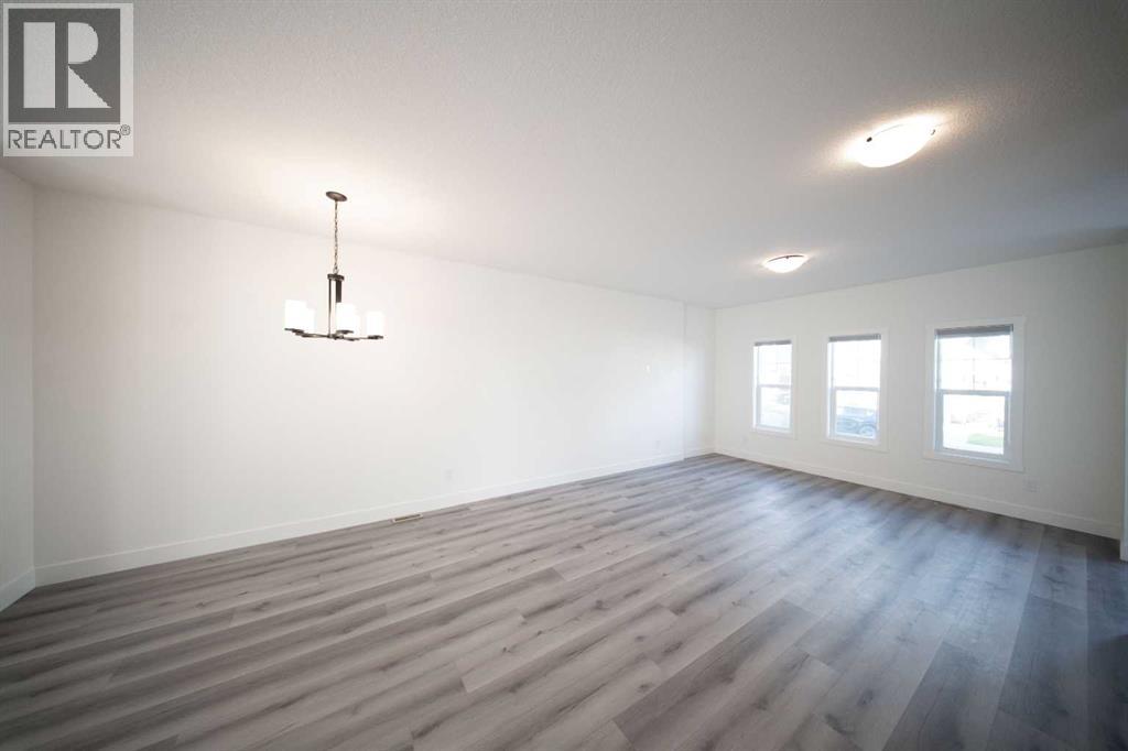 Photo 2 of 55 Baysprings Terrace Sw, Airdrie AB