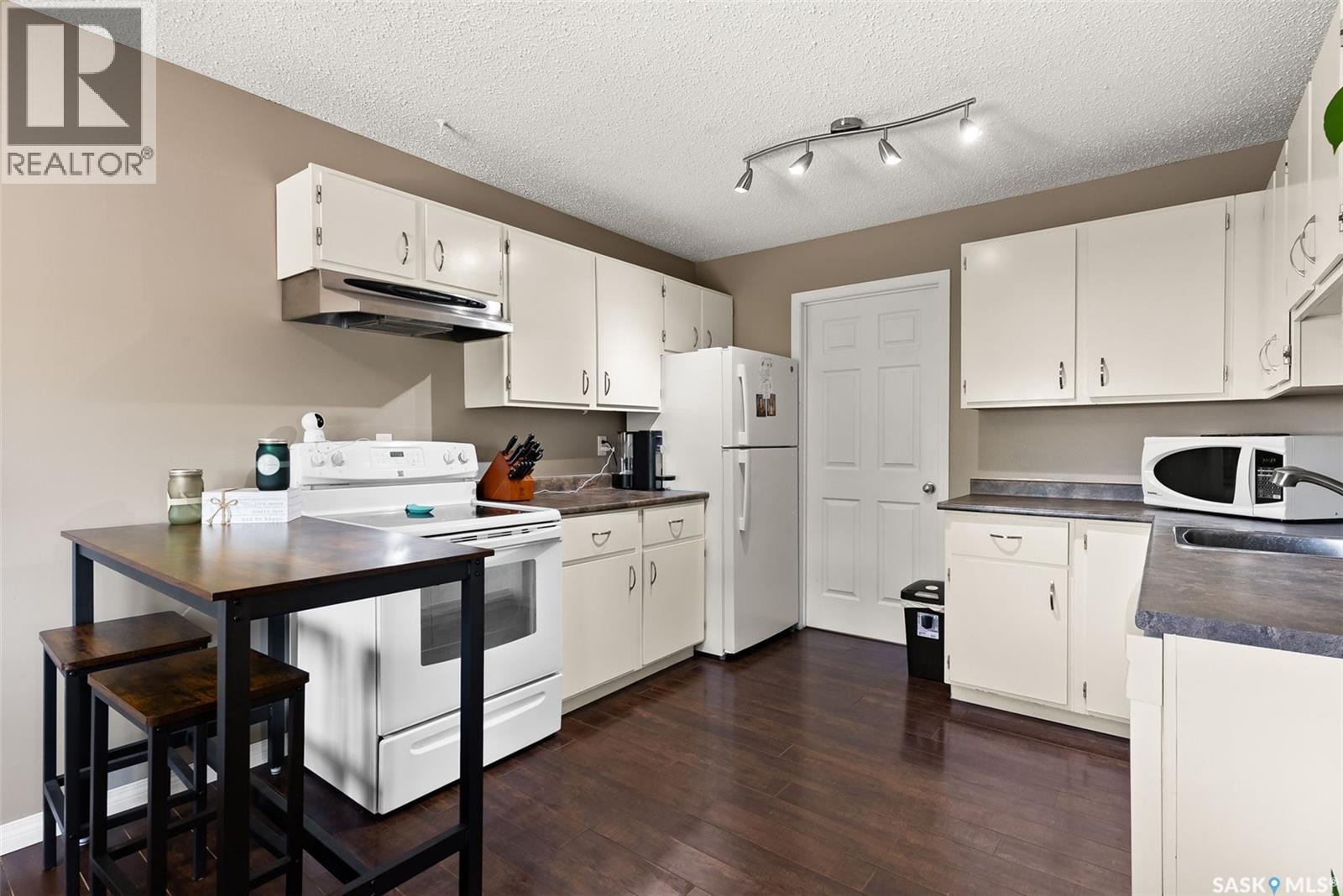 Photo 9 of 7323 Dalgliesh Drive, Regina SK