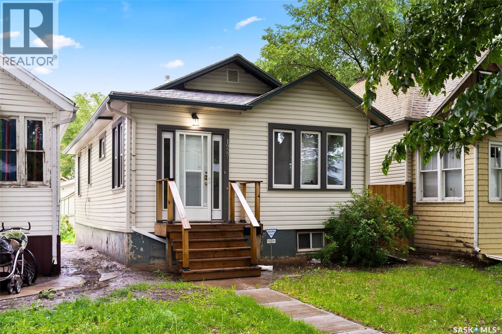 Photo 13 of 1927 Montreal Street, Regina SK