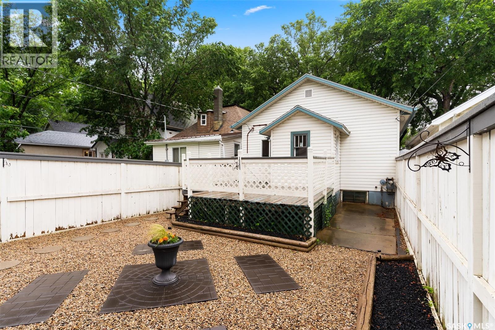 Photo 3 of 1927 Montreal Street, Regina SK