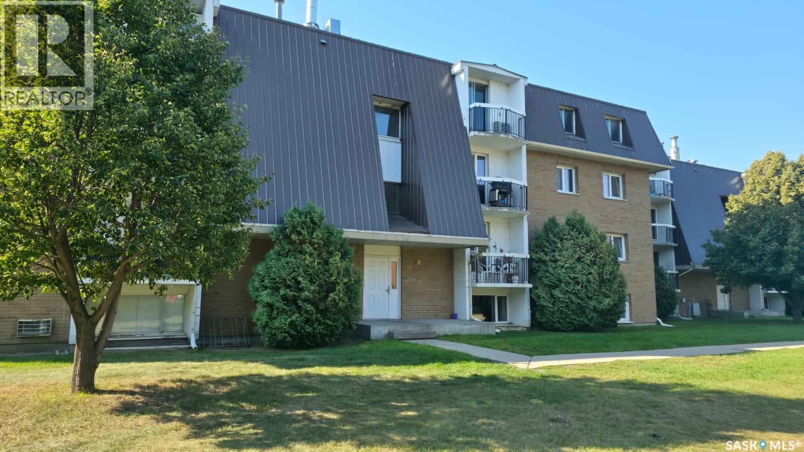 Photo 3 of 24 31 Centennial Street, Regina SK