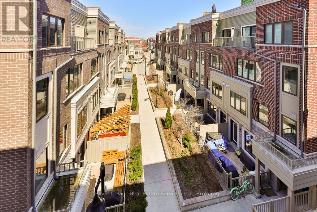 Photo 26 of 14 3580 Lake Shore Boulevard W, Toronto ON