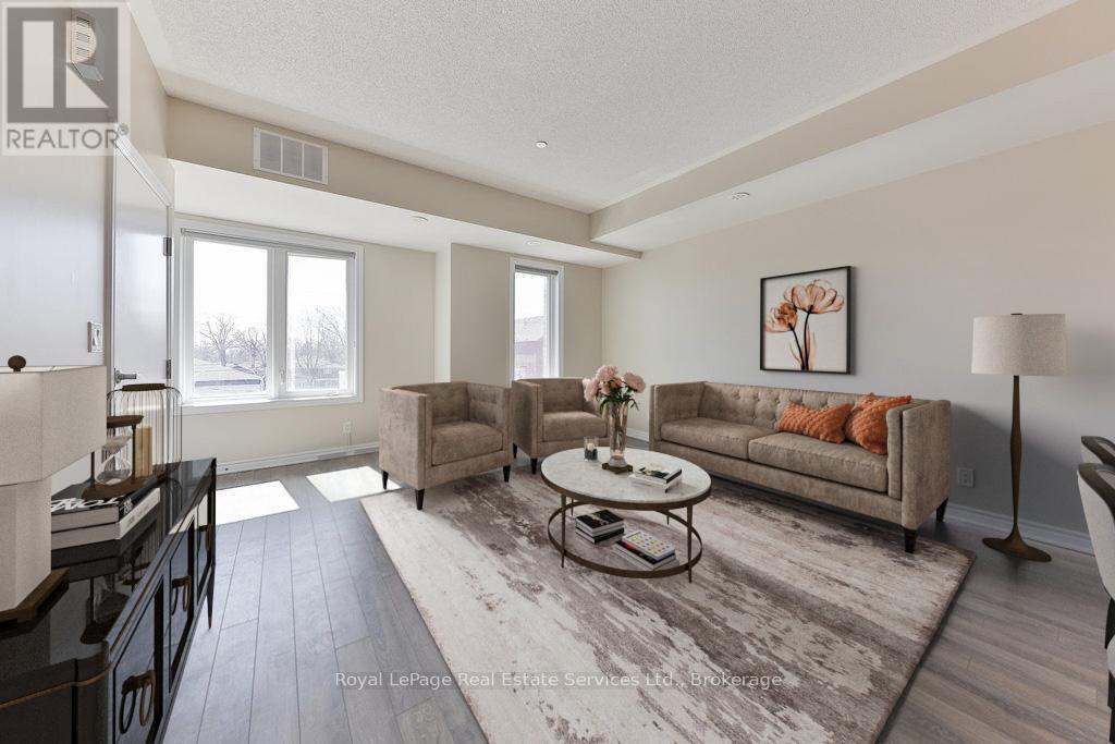 Photo 3 of 14 3580 Lake Shore Boulevard W, Toronto ON