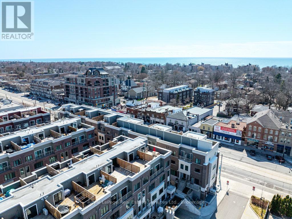 Photo 10 of 14 3580 Lake Shore Boulevard W, Toronto ON