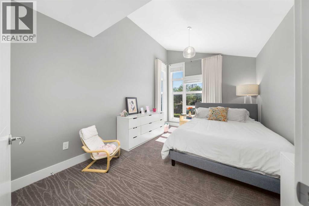 Photo 12 of 1240 19 Avenue Nw, Calgary AB
