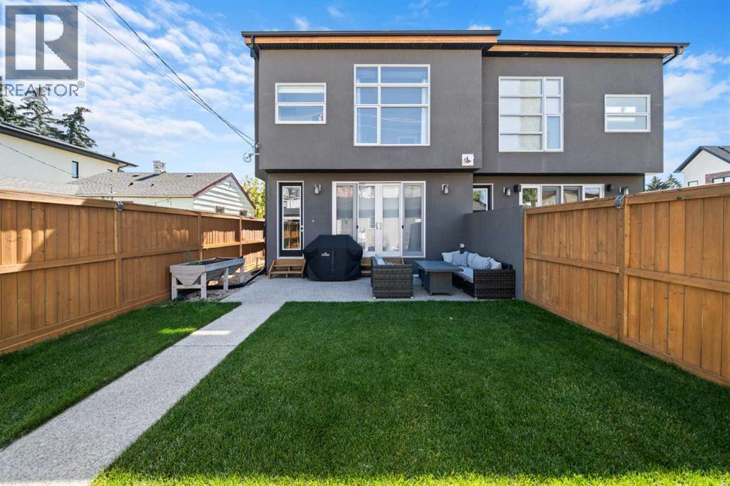 Photo 7 of 1240 19 Avenue Nw, Calgary AB