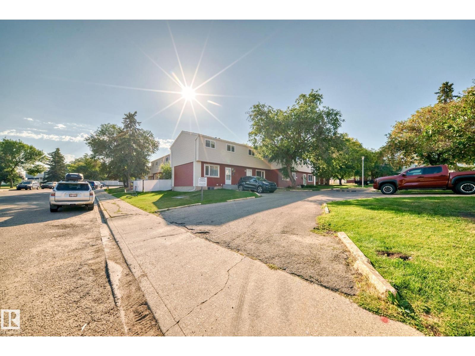 Photo 31 of 72 Habitat Cr Nw, Edmonton AB