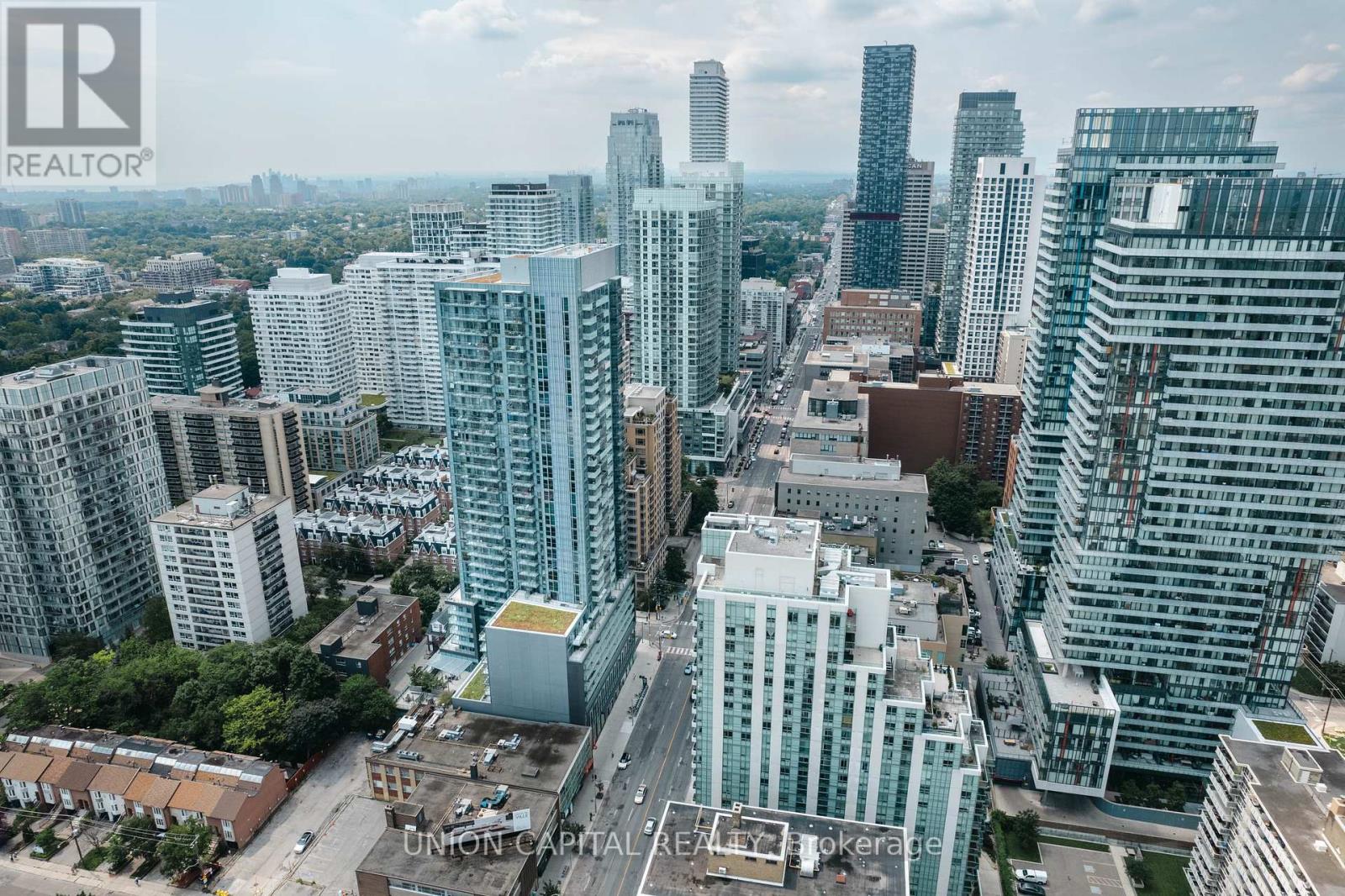 Photo 4 of 2203 125 Redpath Avenue, Toronto ON