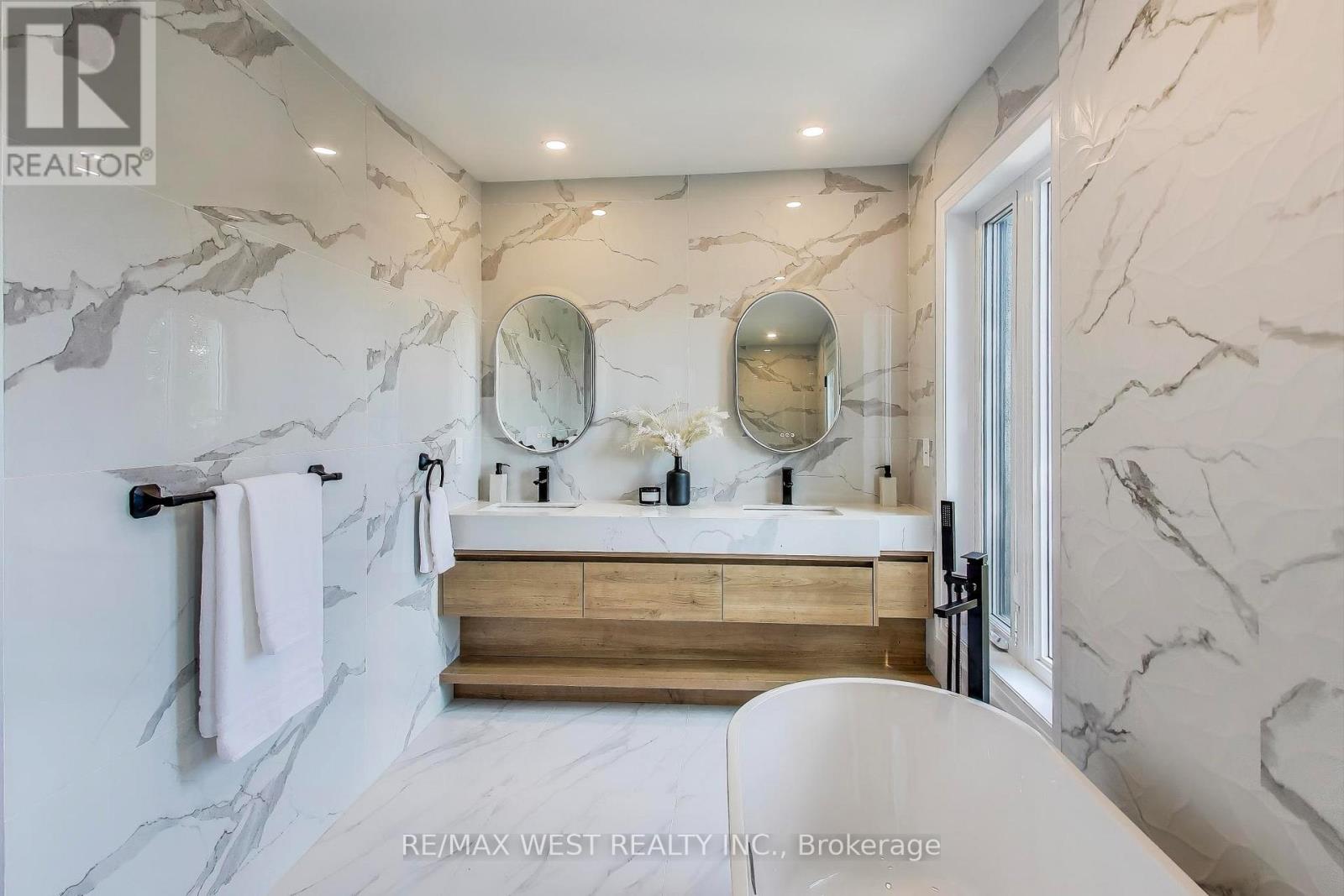Photo 15 of 21 Rolyat Street, Toronto ON