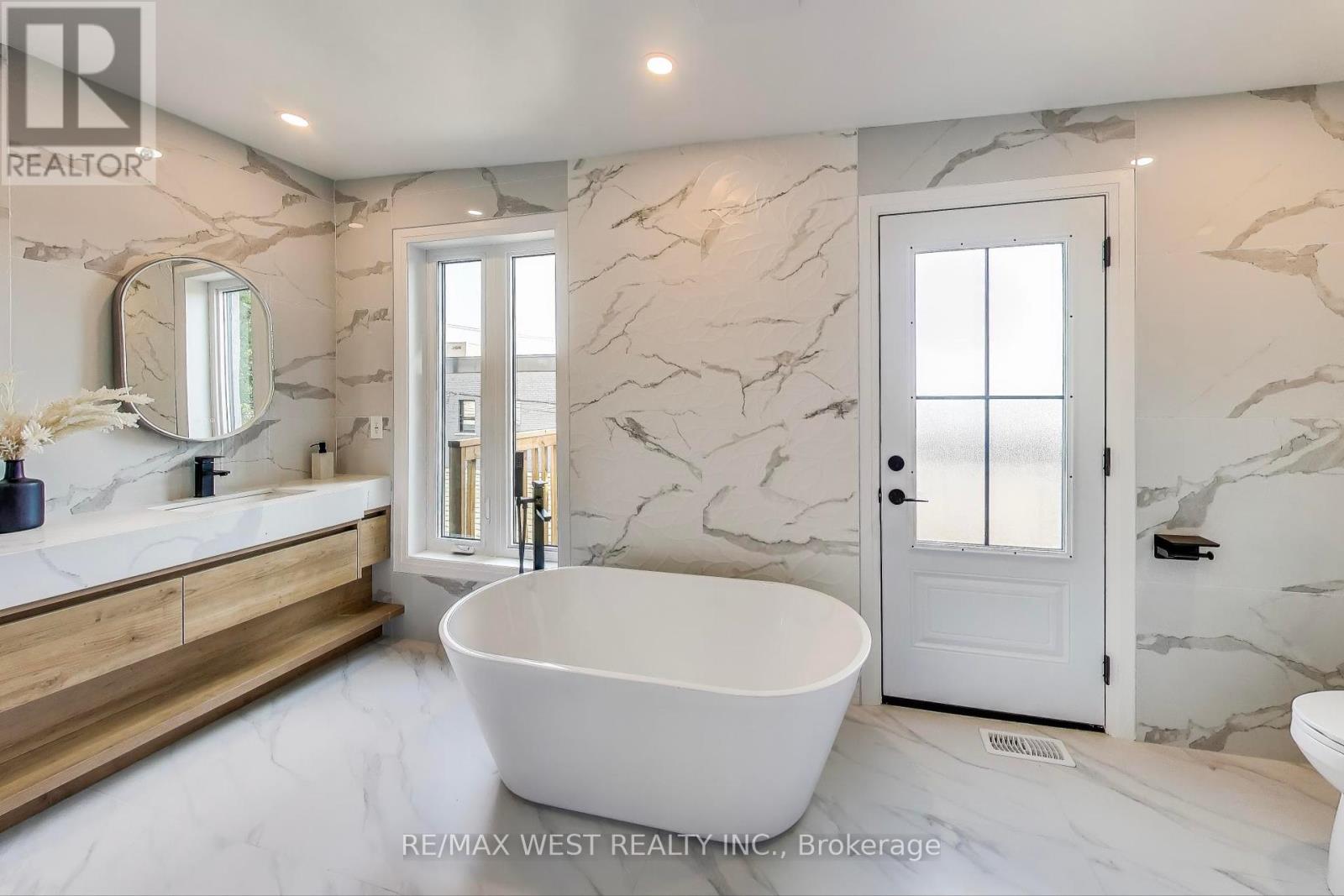 Photo 16 of 21 Rolyat Street, Toronto ON