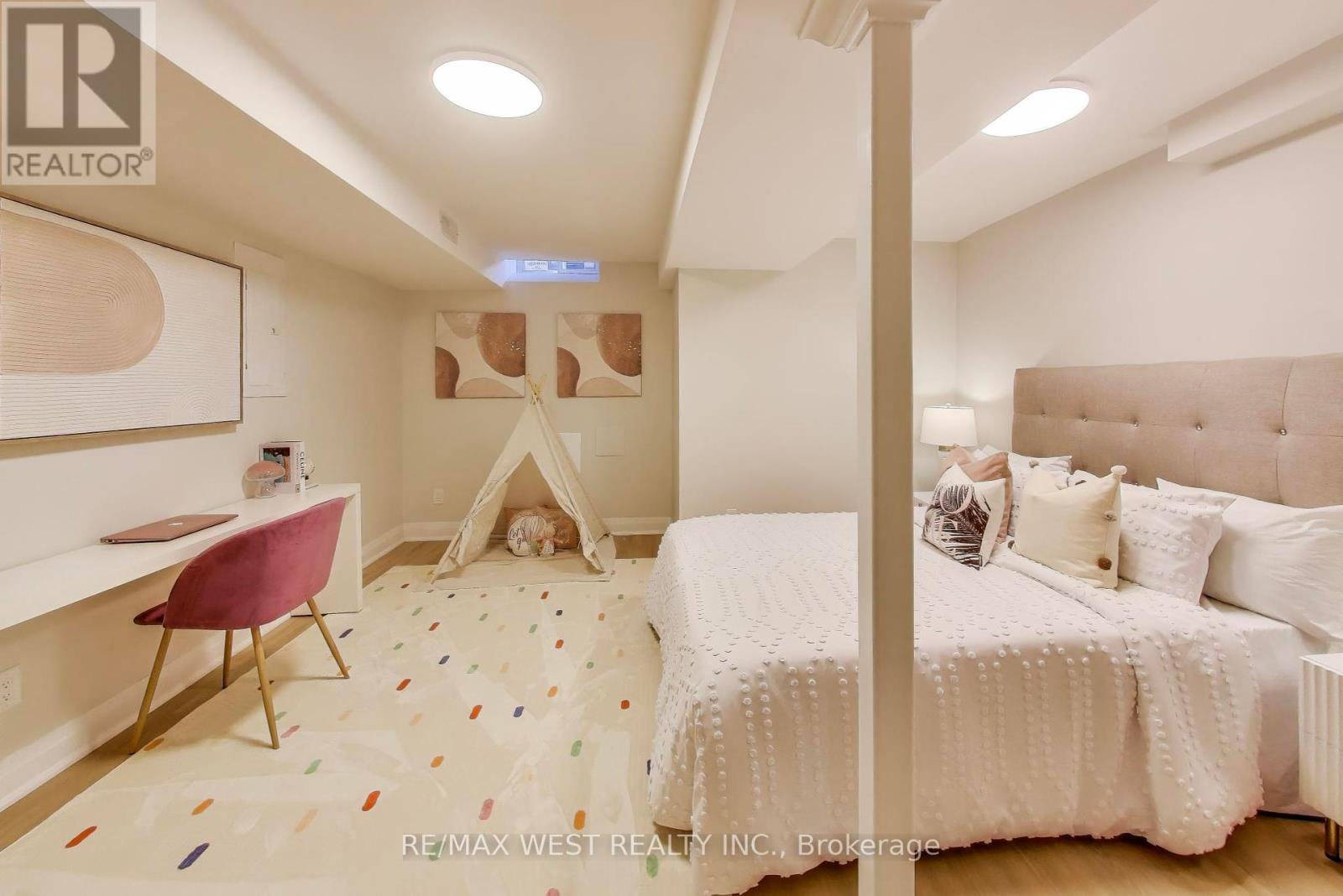 Photo 34 of 21 Rolyat Street, Toronto ON