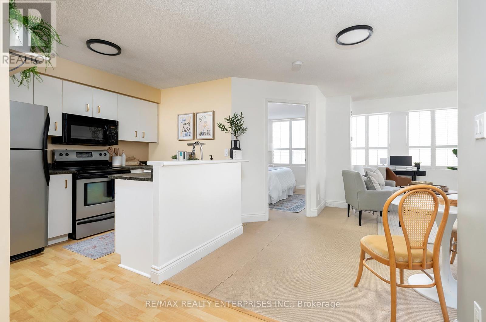 Photo 6 of 610 25 Grenville Street, Toronto ON