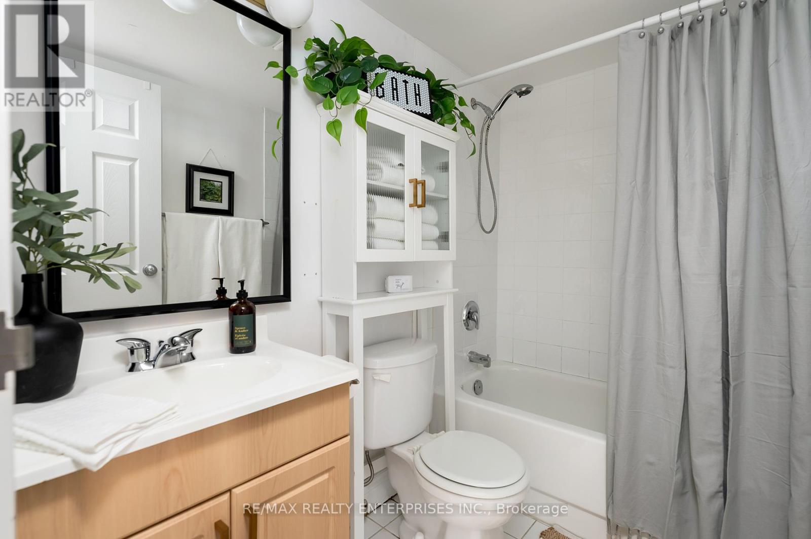 Photo 26 of 610 25 Grenville Street, Toronto ON