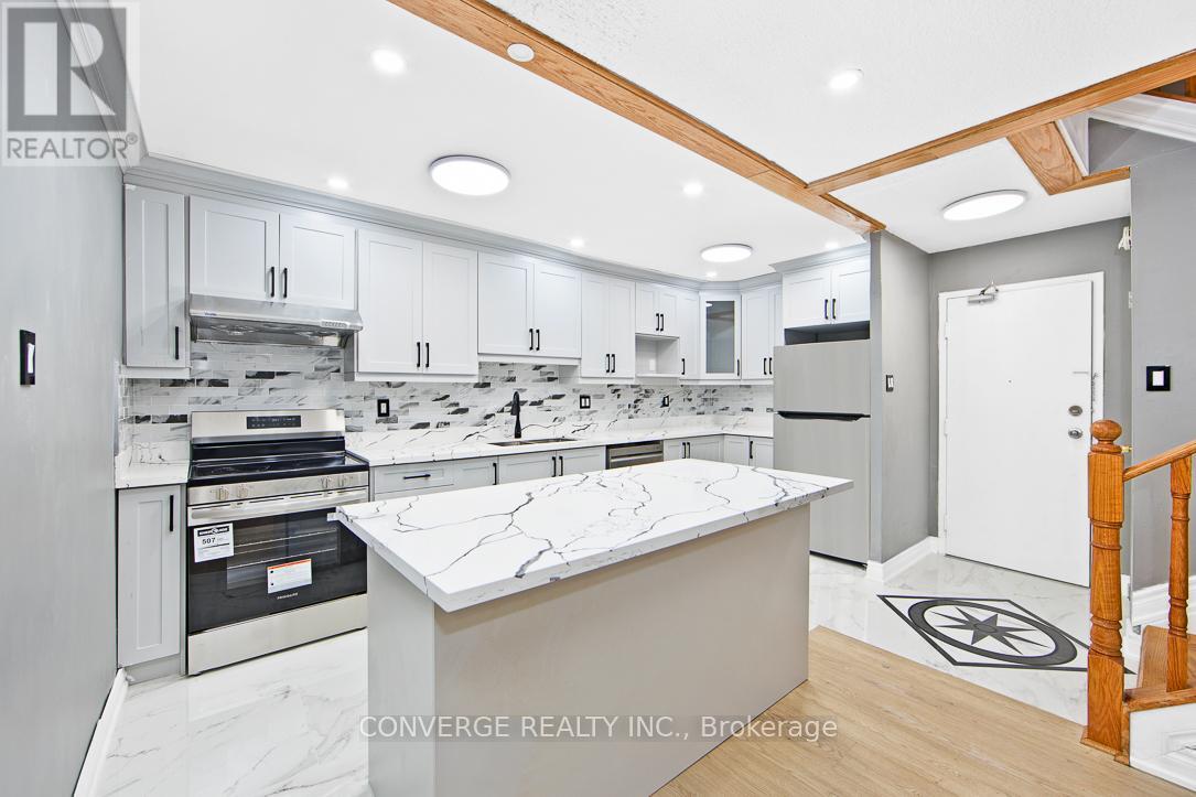 Photo 4 of 406 4062 Lawrence Avenue, Toronto ON