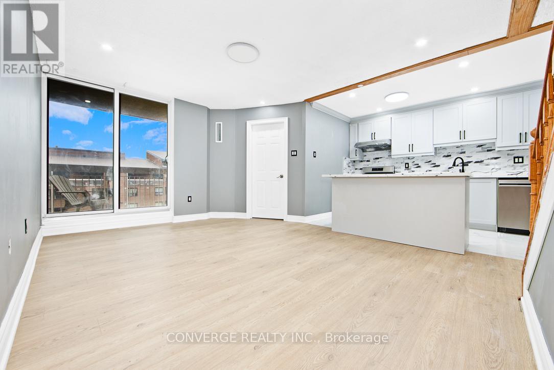 Photo 5 of 406 4062 Lawrence Avenue, Toronto ON
