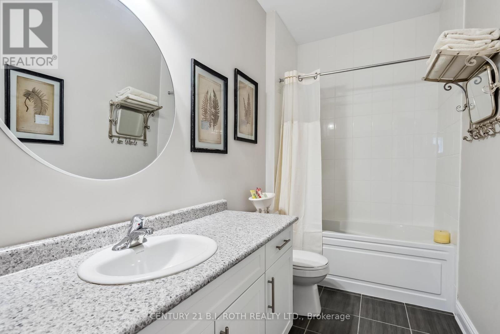 Photo 36 of 40 Glenhaven Court, Scugog ON