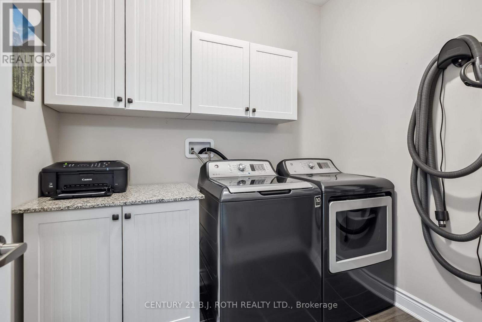 Photo 8 of 40 Glenhaven Court, Scugog ON