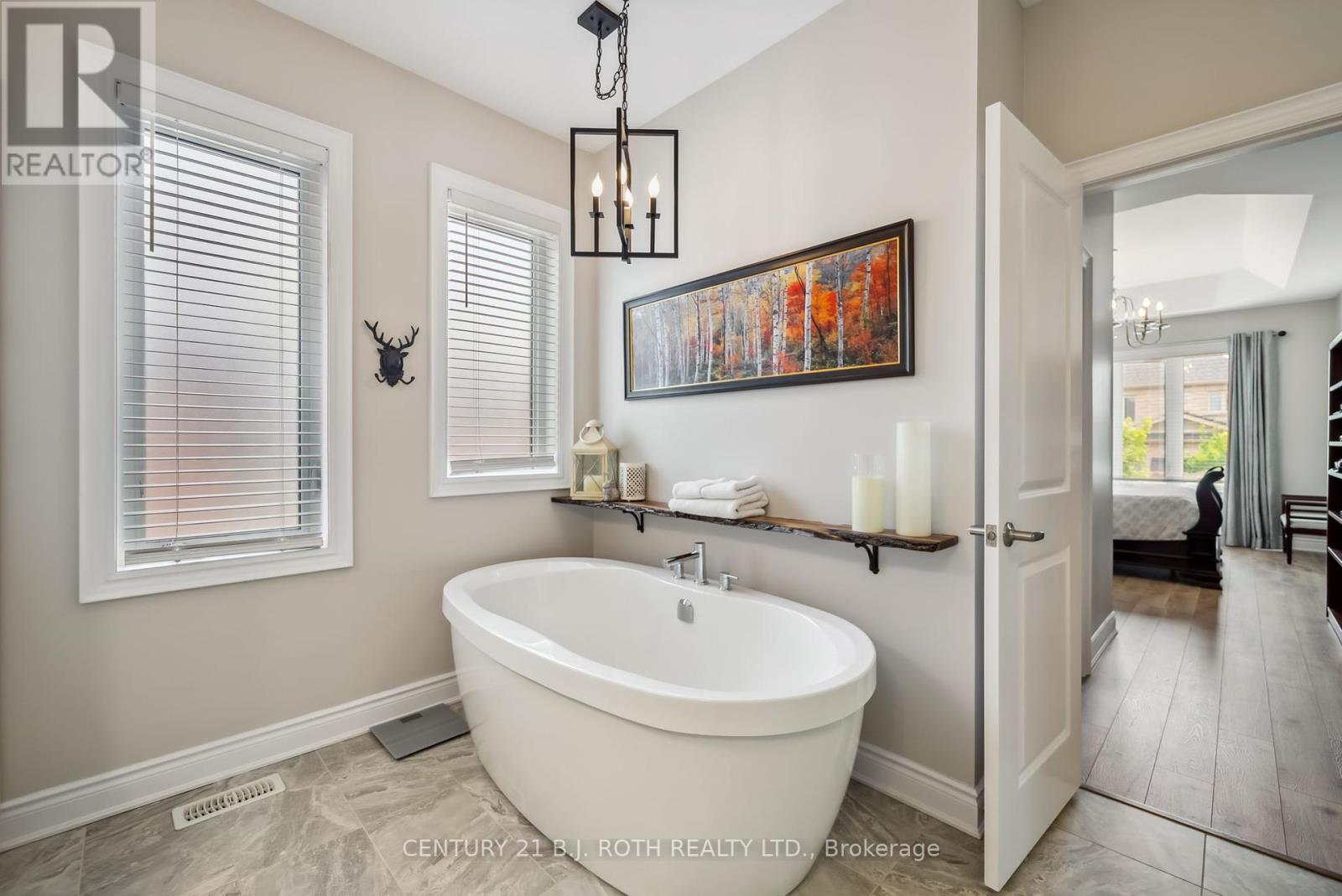 Photo 10 of 40 Glenhaven Court, Scugog ON