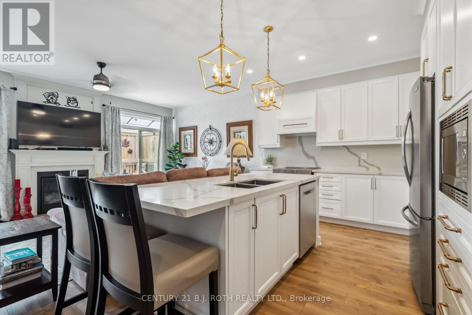 Photo 3 of 40 Glenhaven Court, Scugog ON