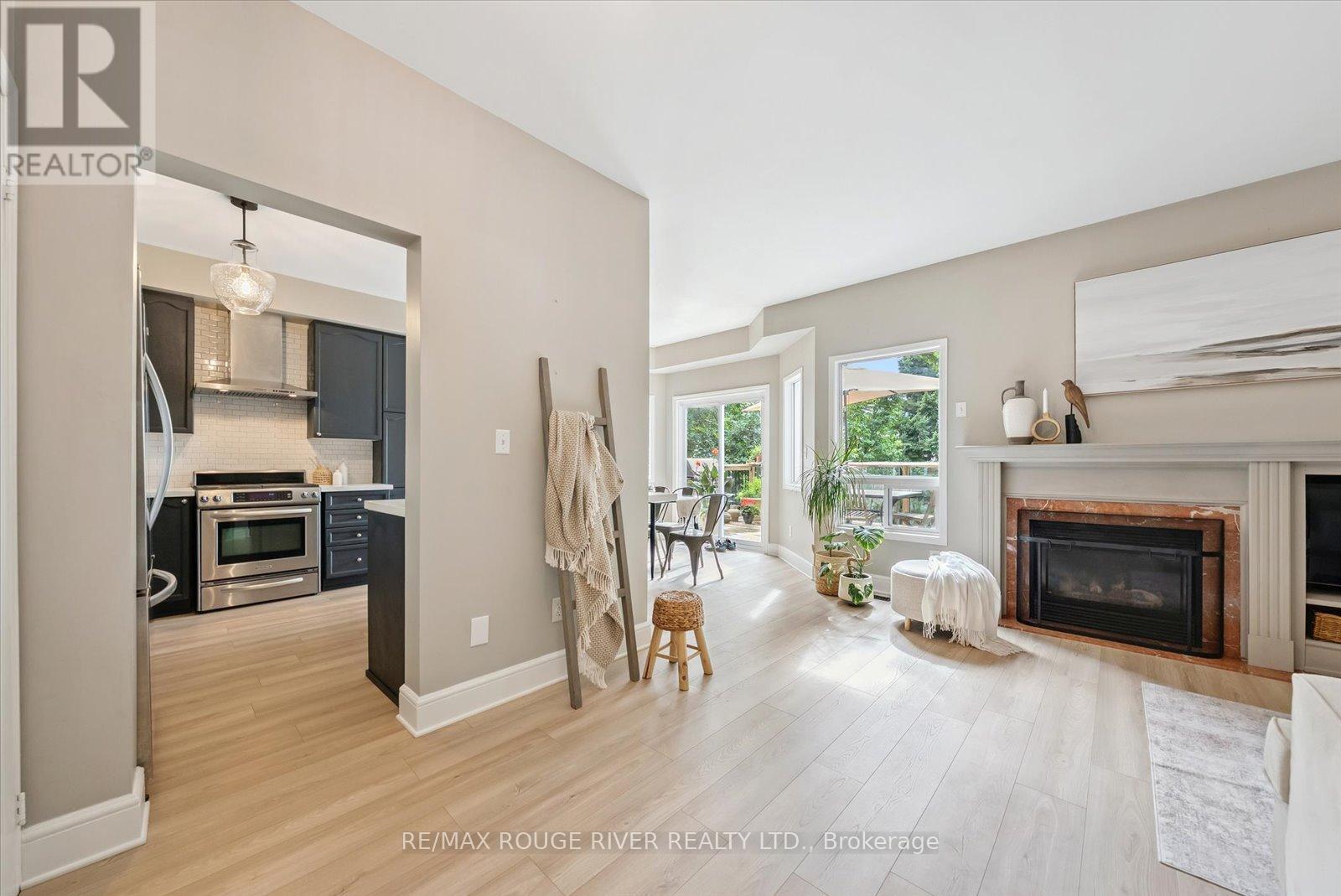 Photo 16 of 19 Gilchrist Court, Whitby ON