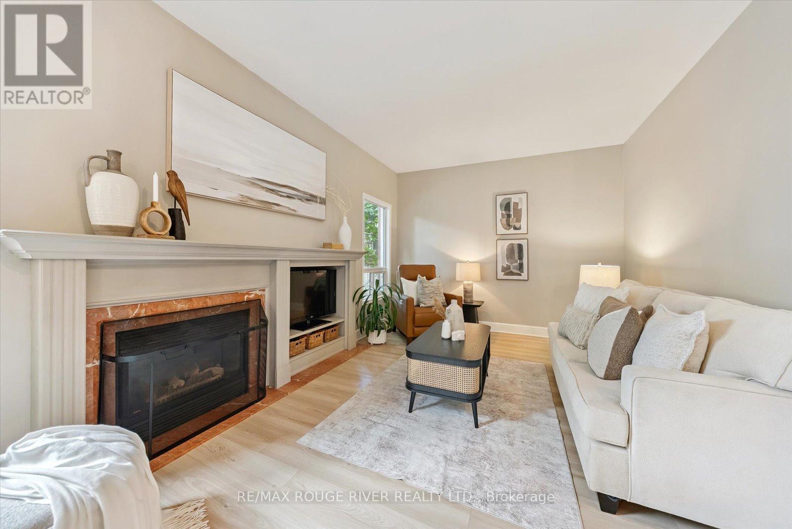 Photo 18 of 19 Gilchrist Court, Whitby ON
