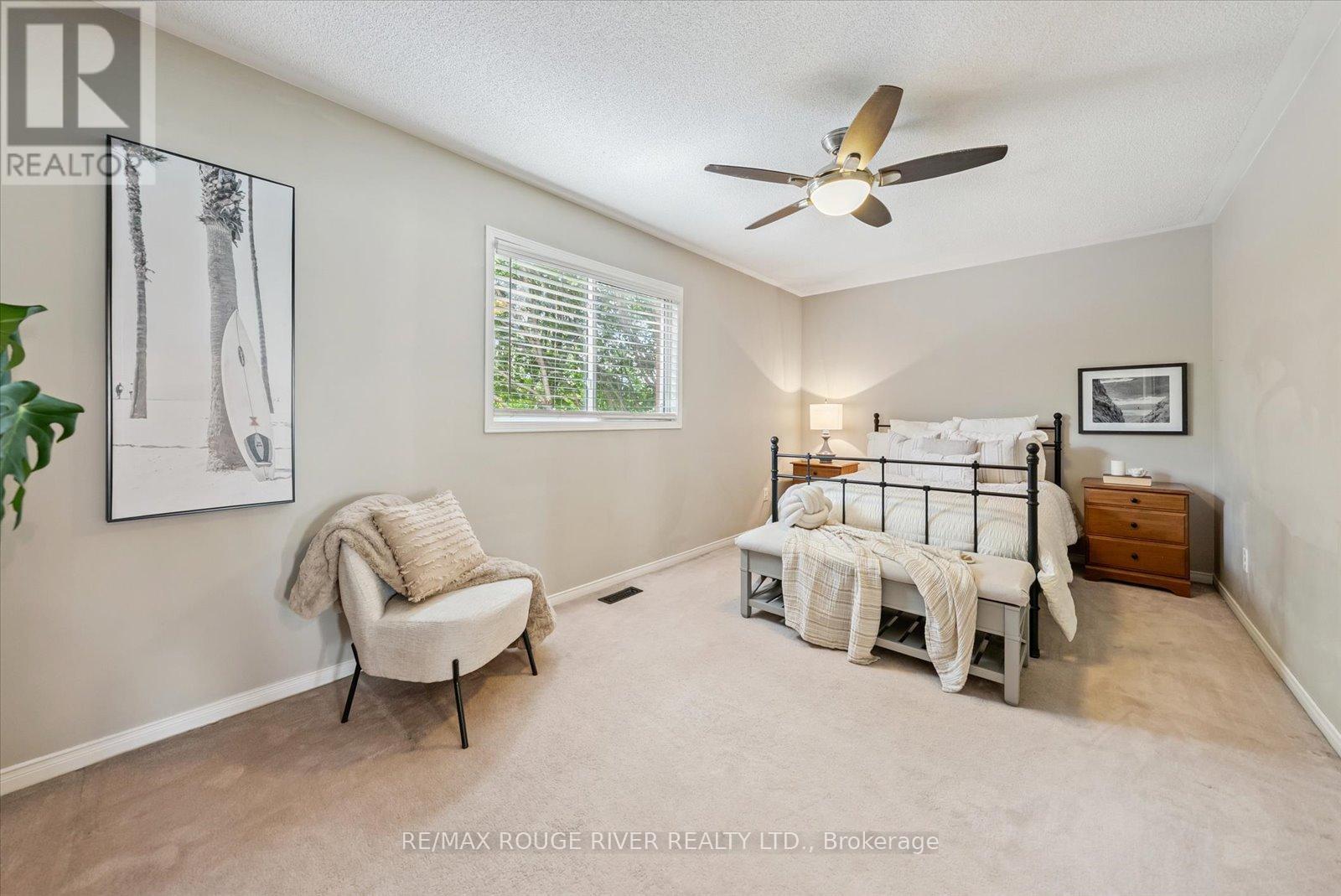 Photo 27 of 19 Gilchrist Court, Whitby ON
