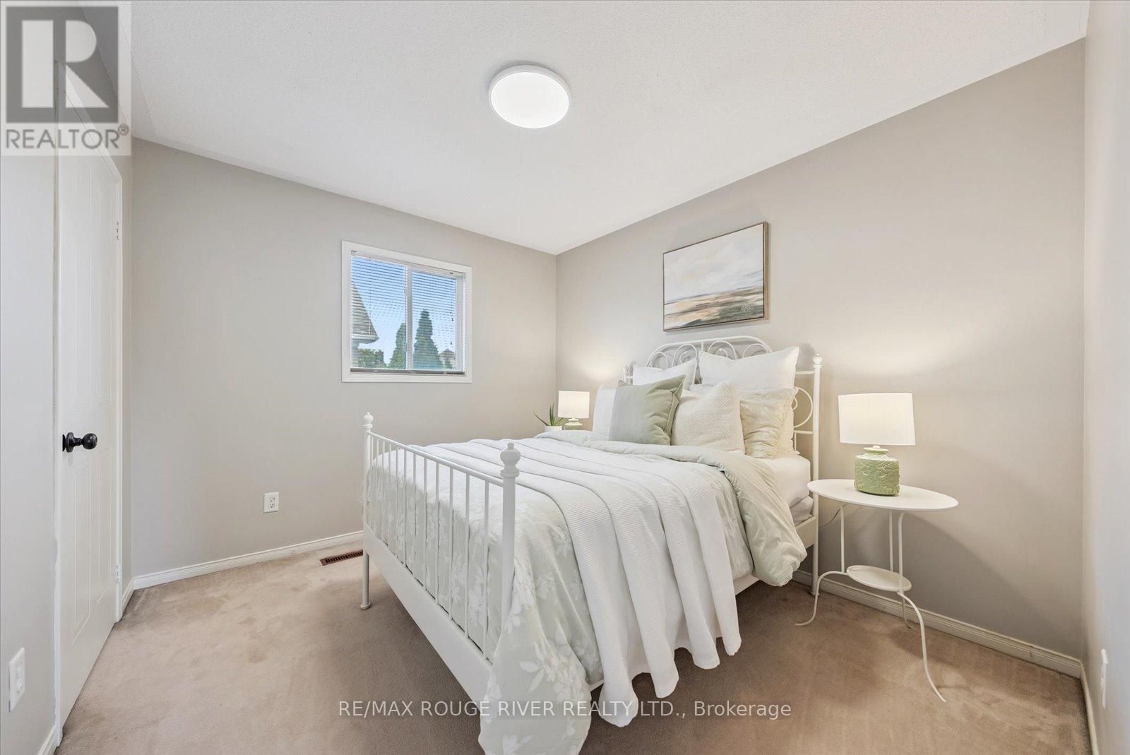 Photo 29 of 19 Gilchrist Court, Whitby ON