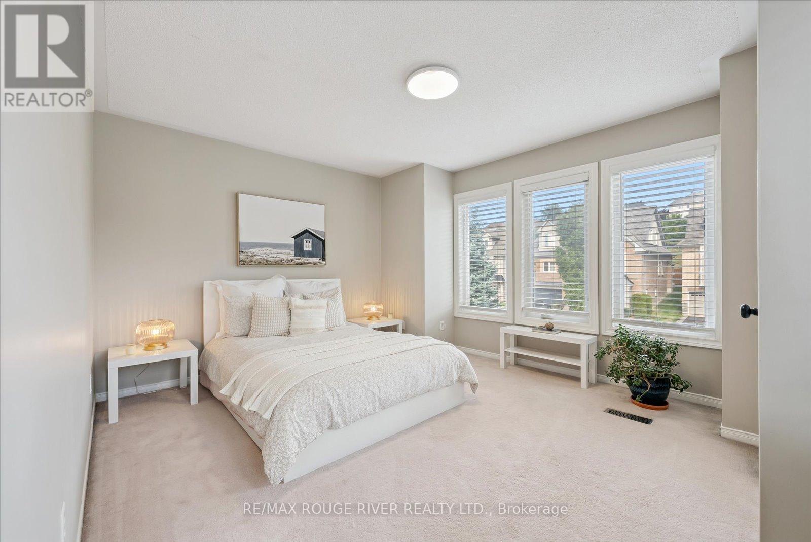 Photo 30 of 19 Gilchrist Court, Whitby ON