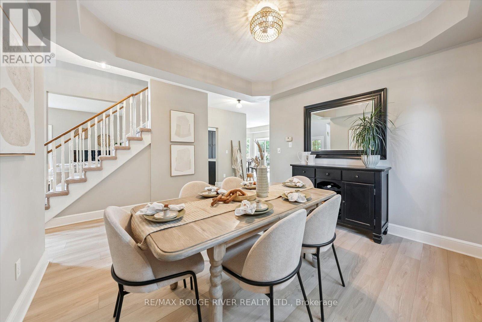 Photo 9 of 19 Gilchrist Court, Whitby ON
