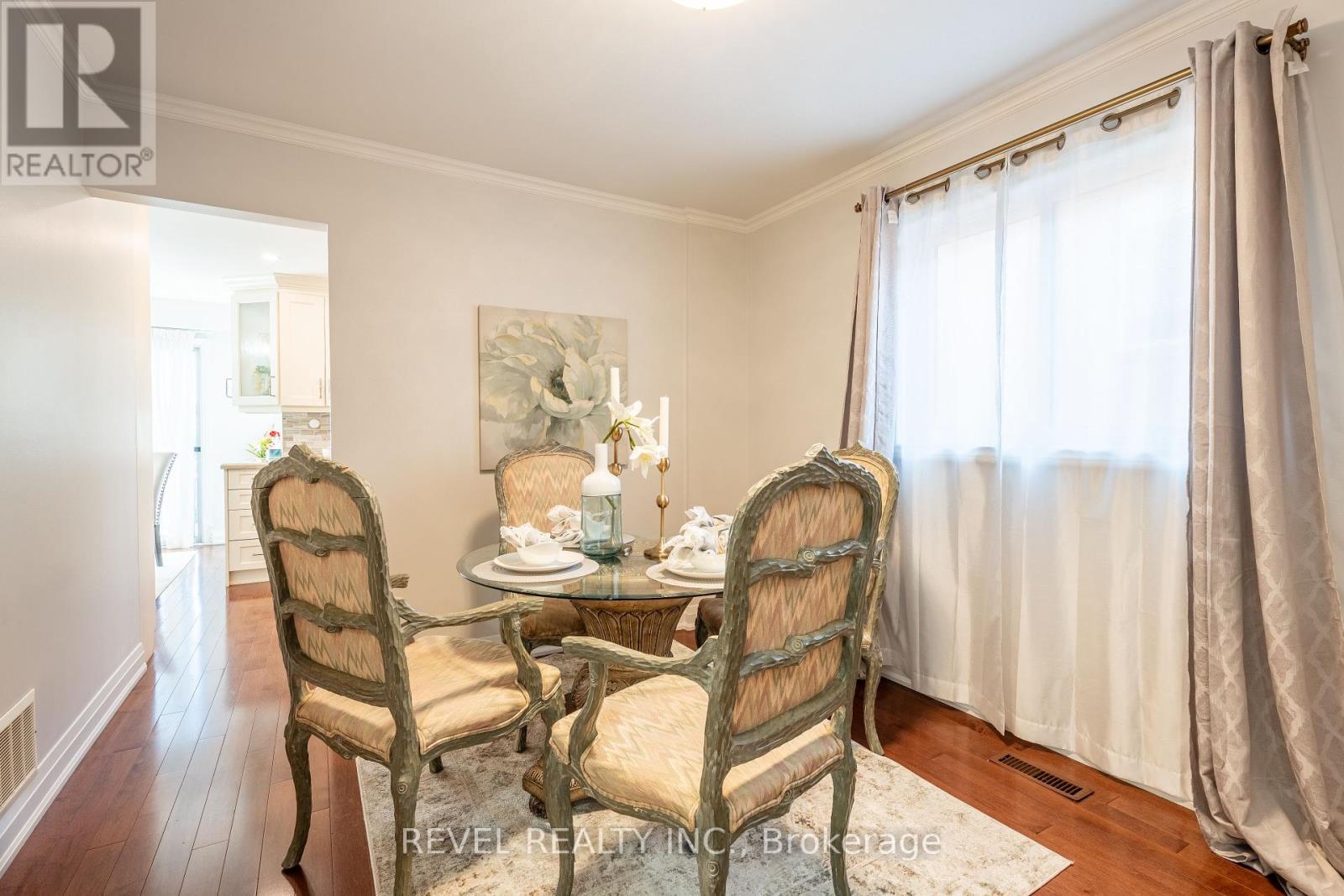 Photo 10 of 117 Apple Blossom Boulevard, Clarington ON