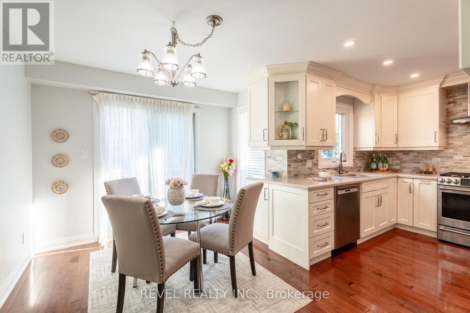Photo 17 of 117 Apple Blossom Boulevard, Clarington ON