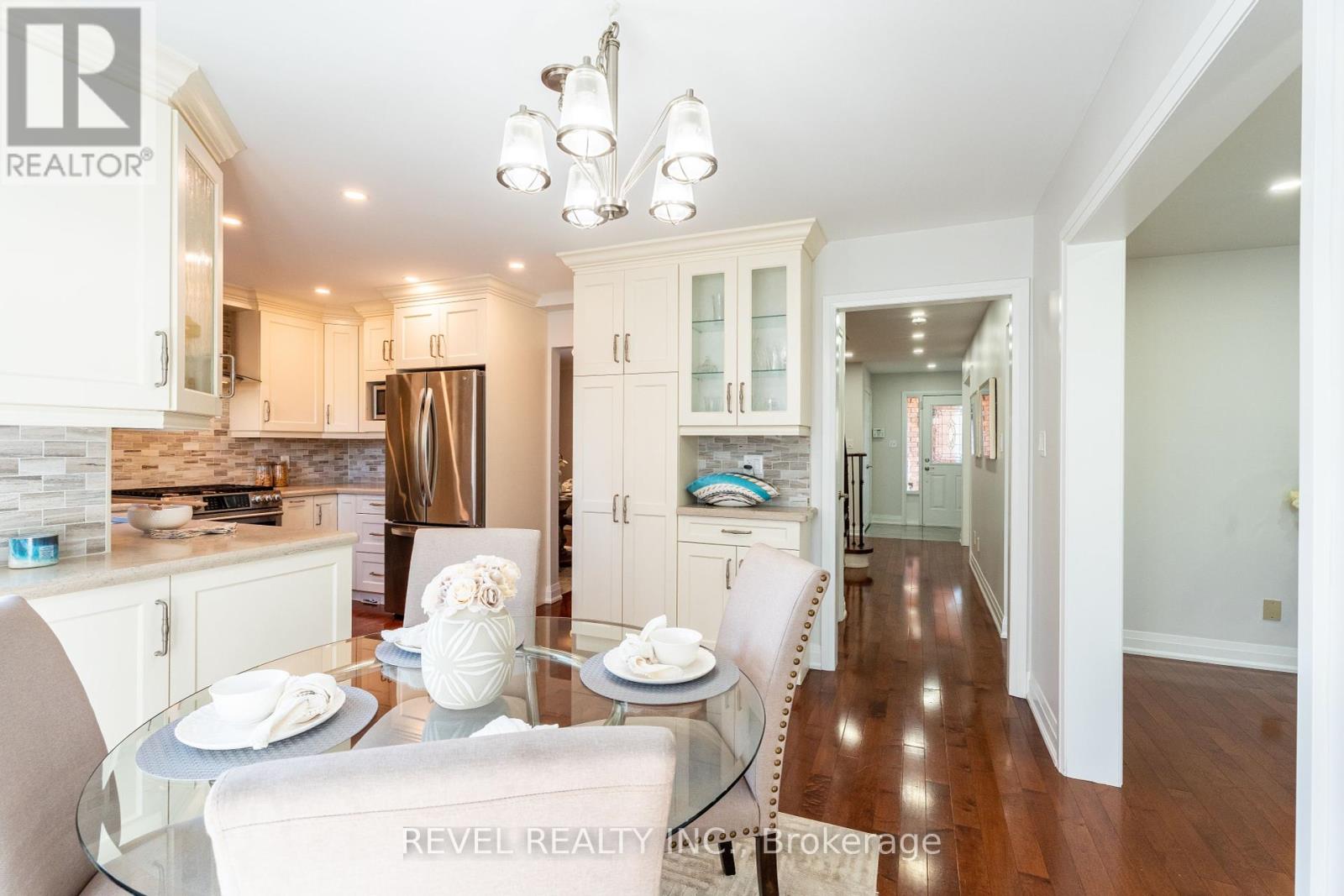Photo 18 of 117 Apple Blossom Boulevard, Clarington ON