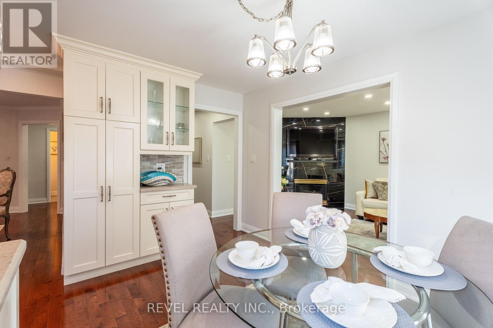 Photo 19 of 117 Apple Blossom Boulevard, Clarington ON