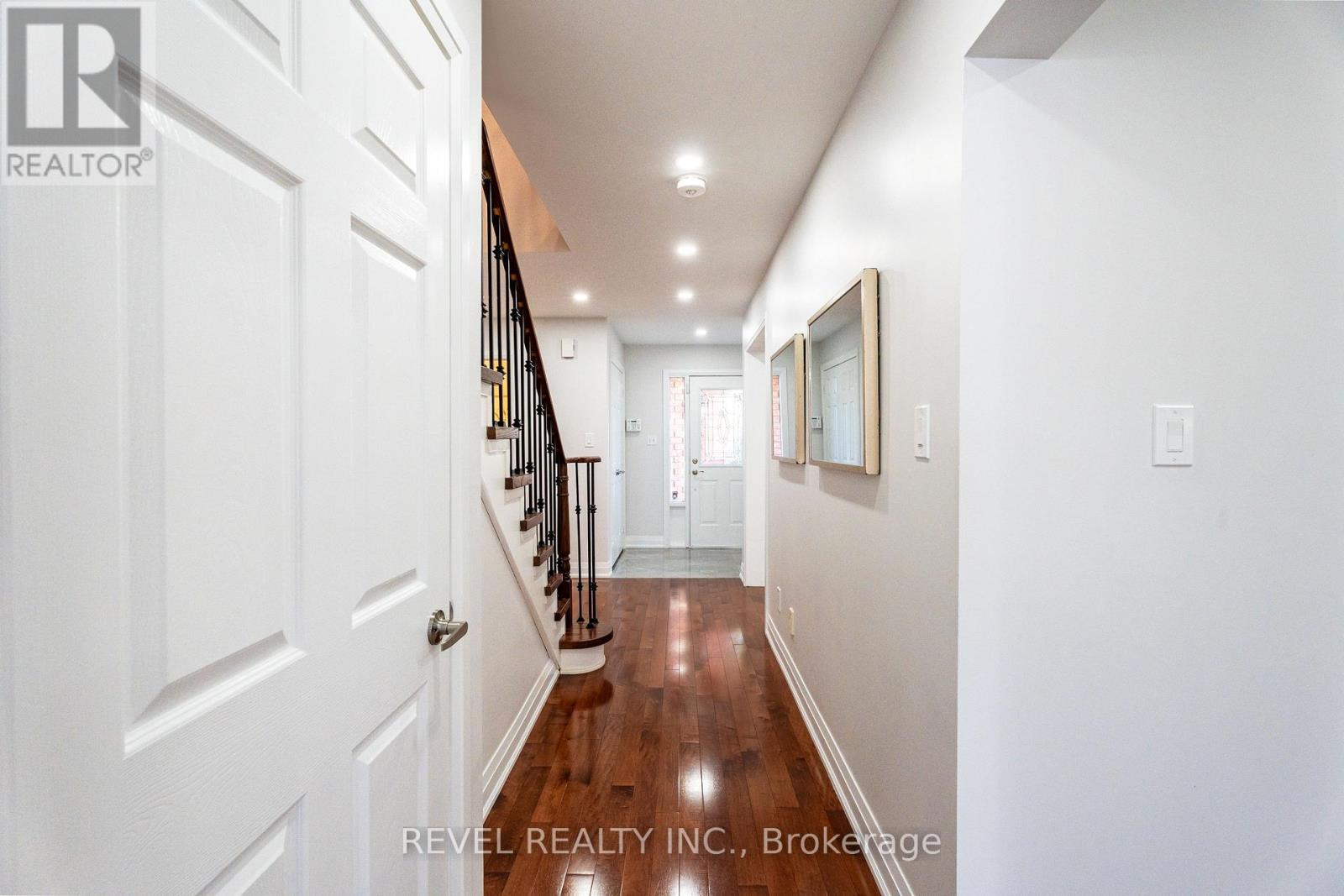 Photo 20 of 117 Apple Blossom Boulevard, Clarington ON