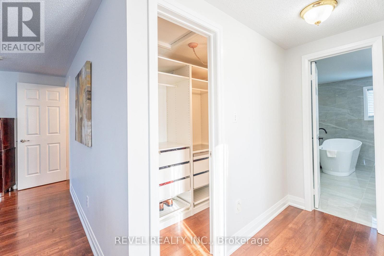 Photo 25 of 117 Apple Blossom Boulevard, Clarington ON