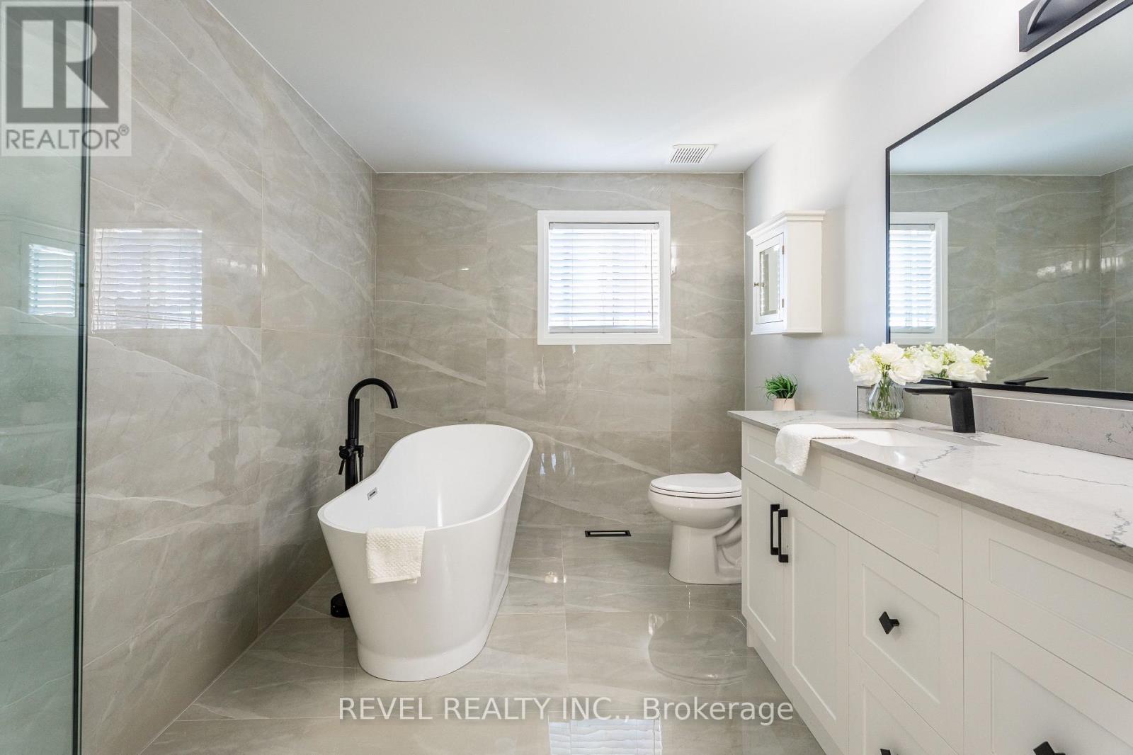 Photo 27 of 117 Apple Blossom Boulevard, Clarington ON