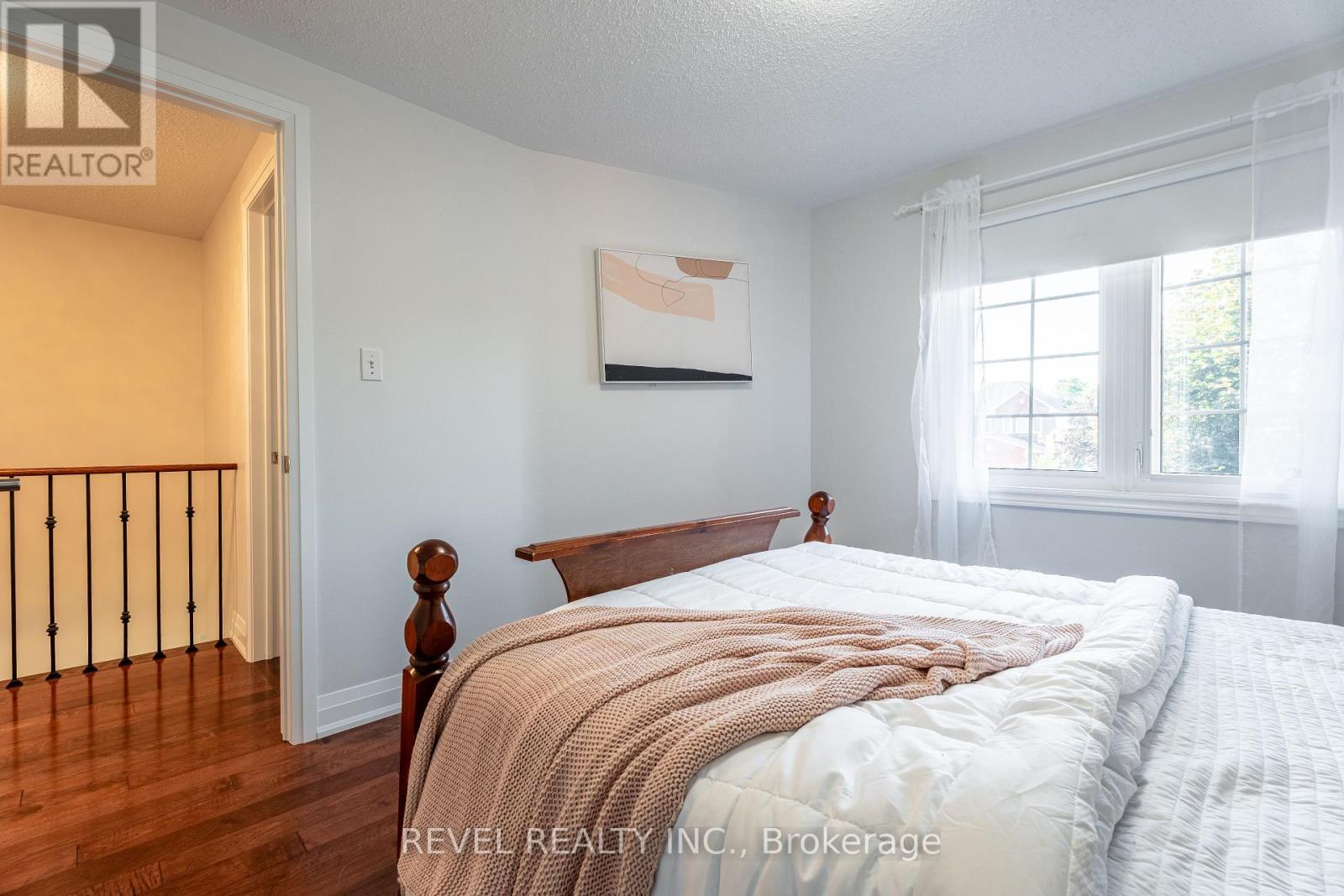 Photo 35 of 117 Apple Blossom Boulevard, Clarington ON