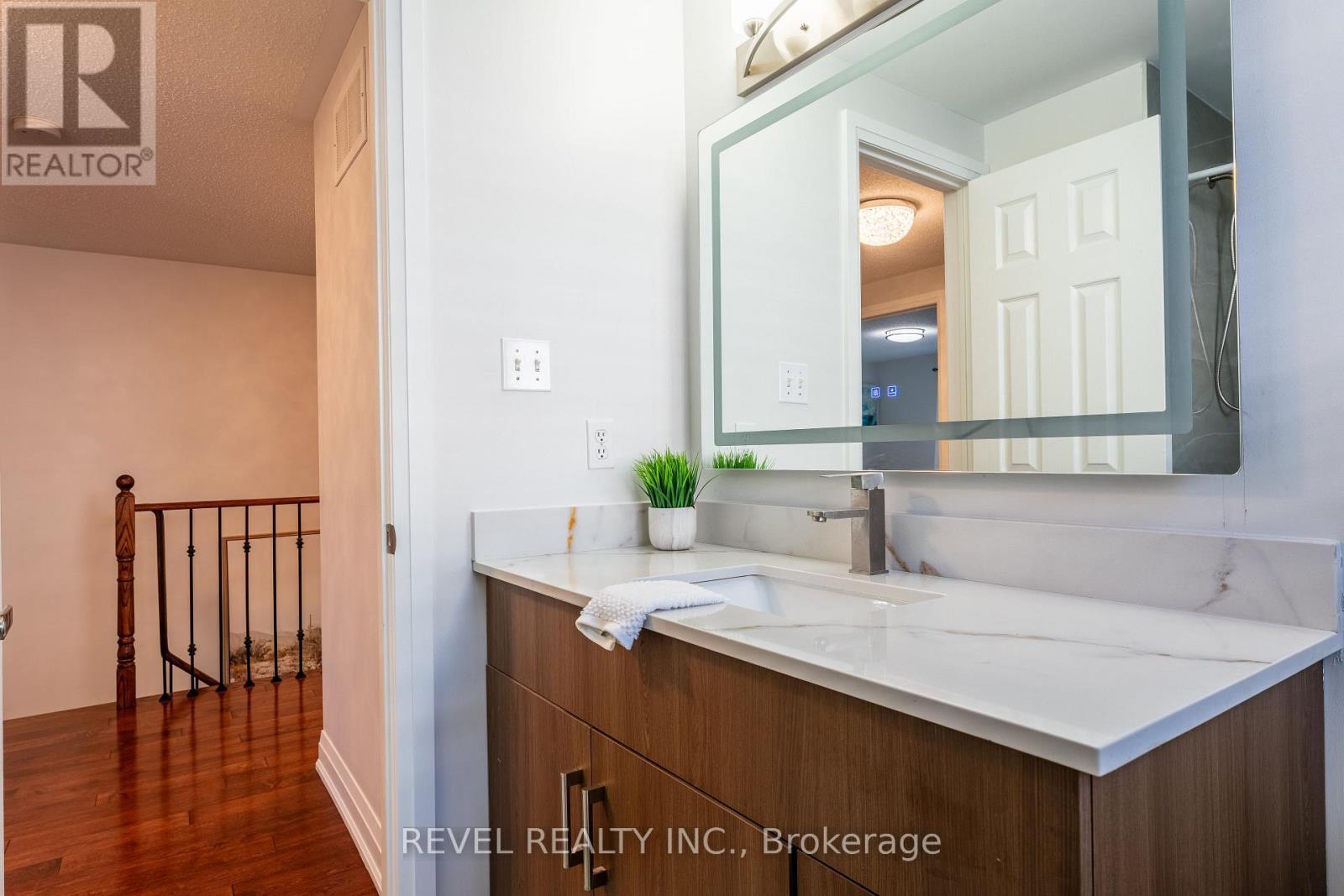 Photo 37 of 117 Apple Blossom Boulevard, Clarington ON