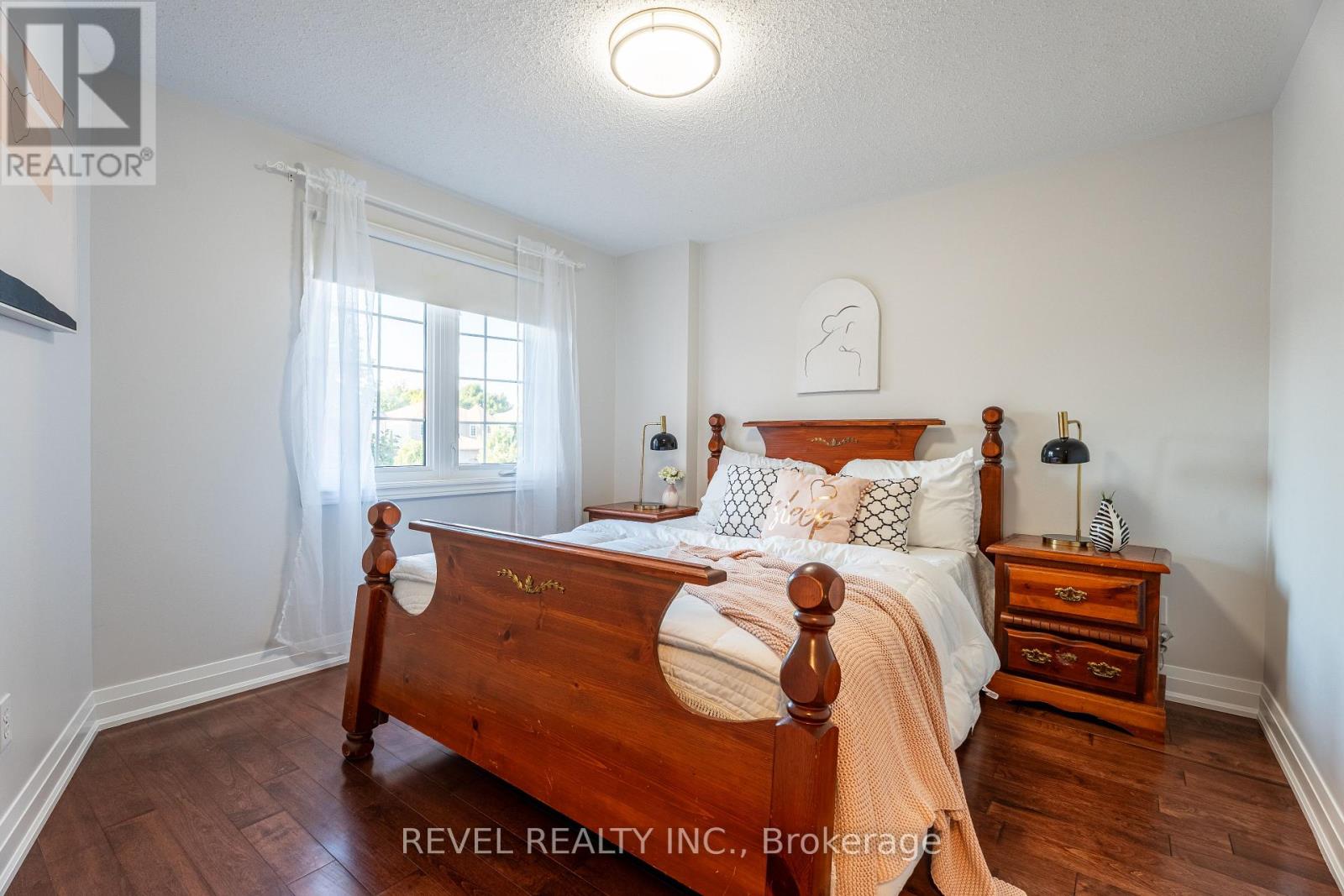 Photo 39 of 117 Apple Blossom Boulevard, Clarington ON