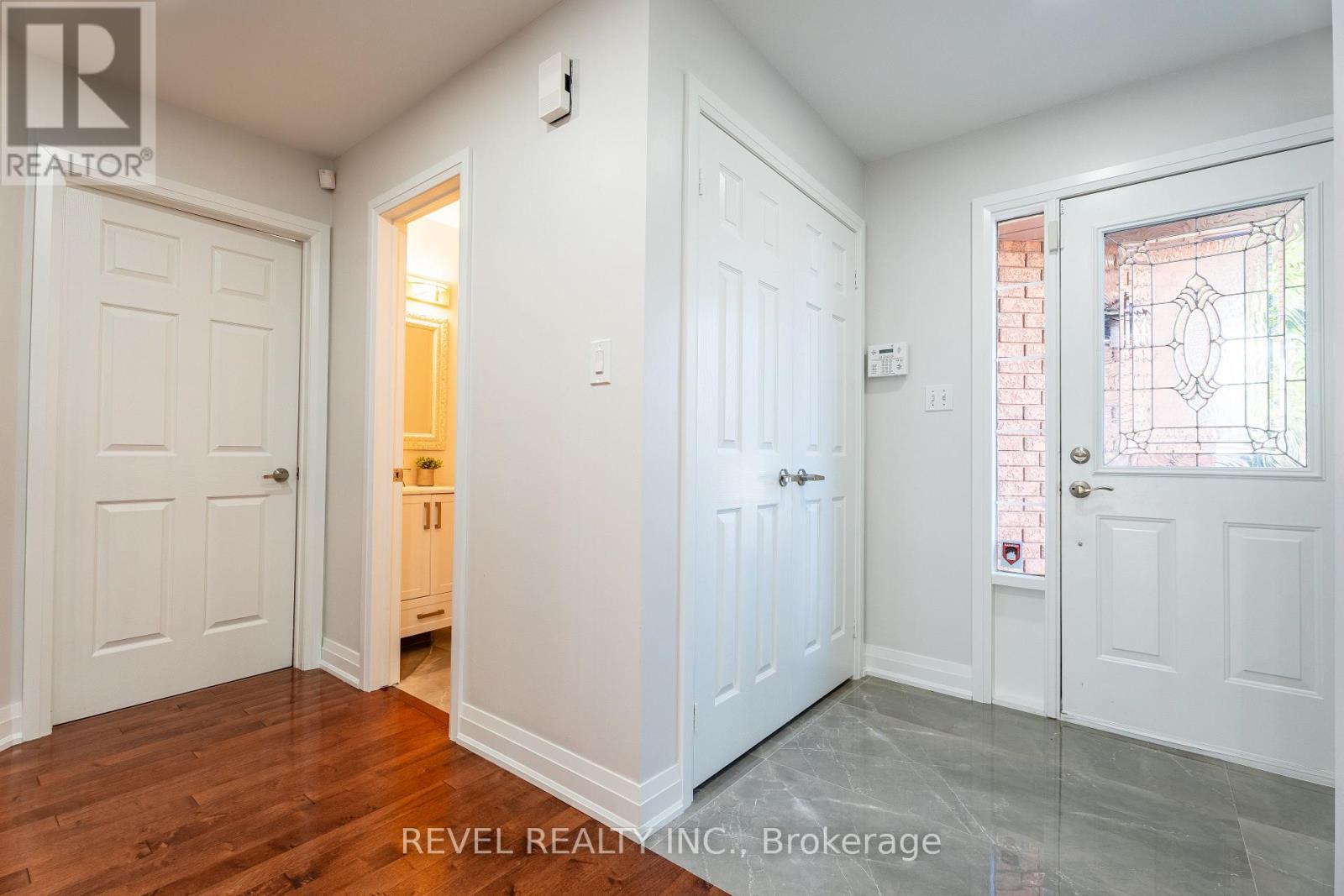 Photo 4 of 117 Apple Blossom Boulevard, Clarington ON
