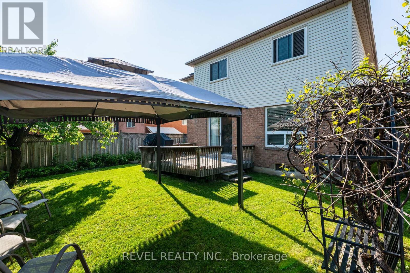 Photo 44 of 117 Apple Blossom Boulevard, Clarington ON