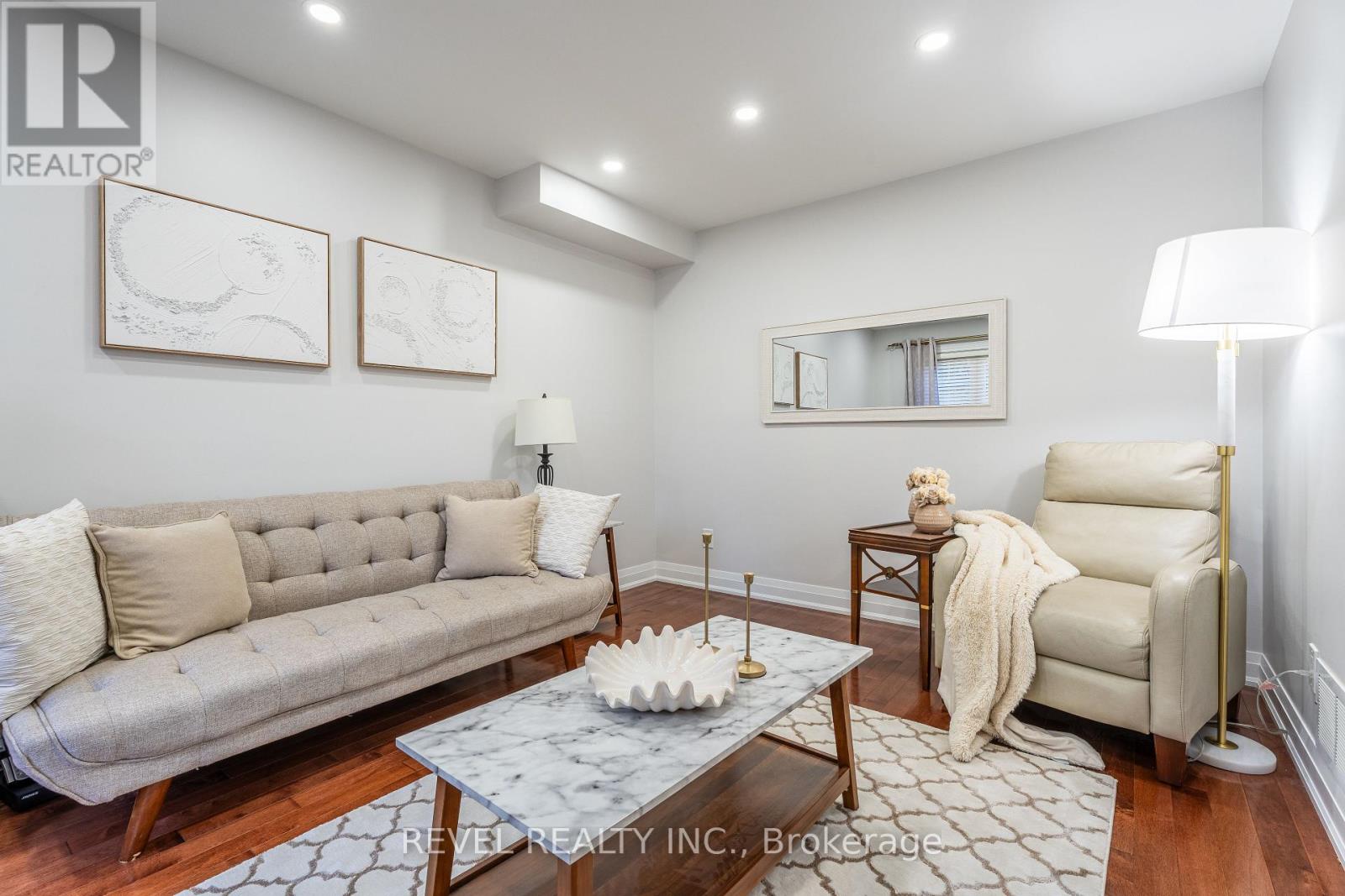 Photo 7 of 117 Apple Blossom Boulevard, Clarington ON
