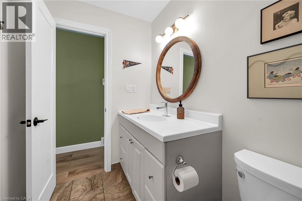 Photo 19 of 158 Wendover Drive, Hamilton ON