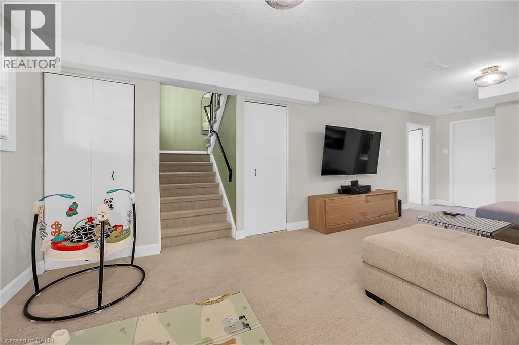 Photo 23 of 158 Wendover Drive, Hamilton ON