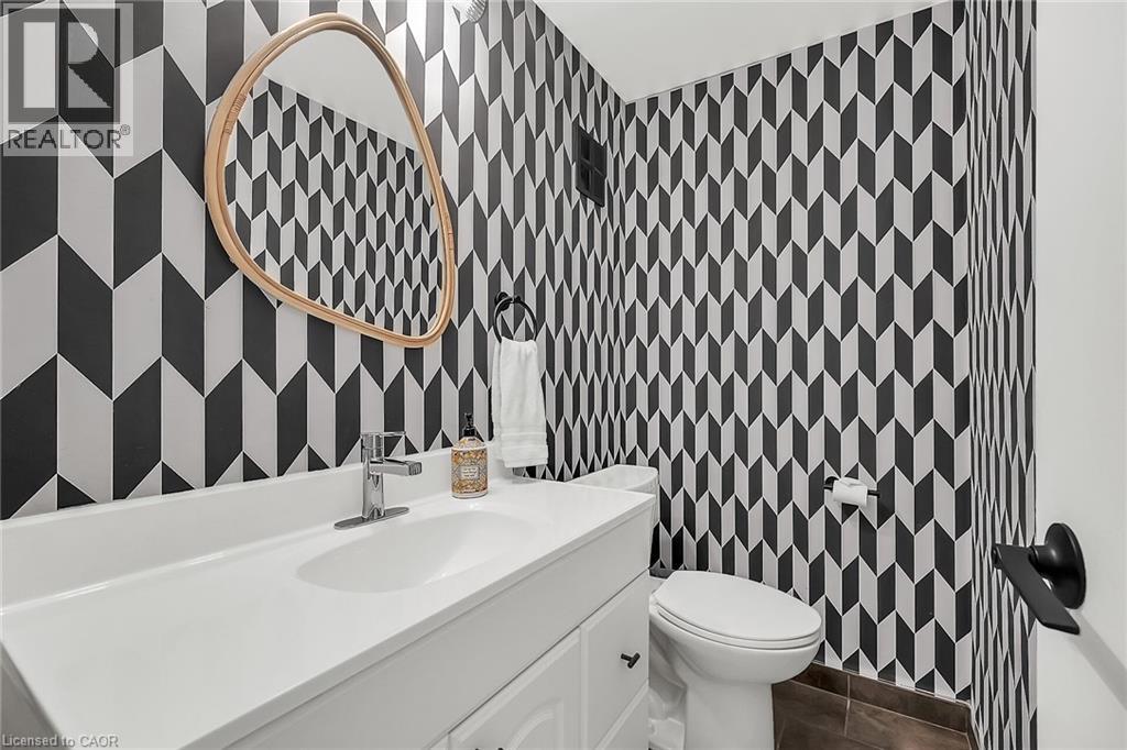 Photo 25 of 158 Wendover Drive, Hamilton ON