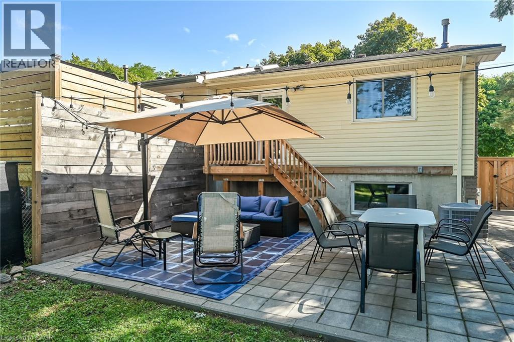 Photo 32 of 158 Wendover Drive, Hamilton ON