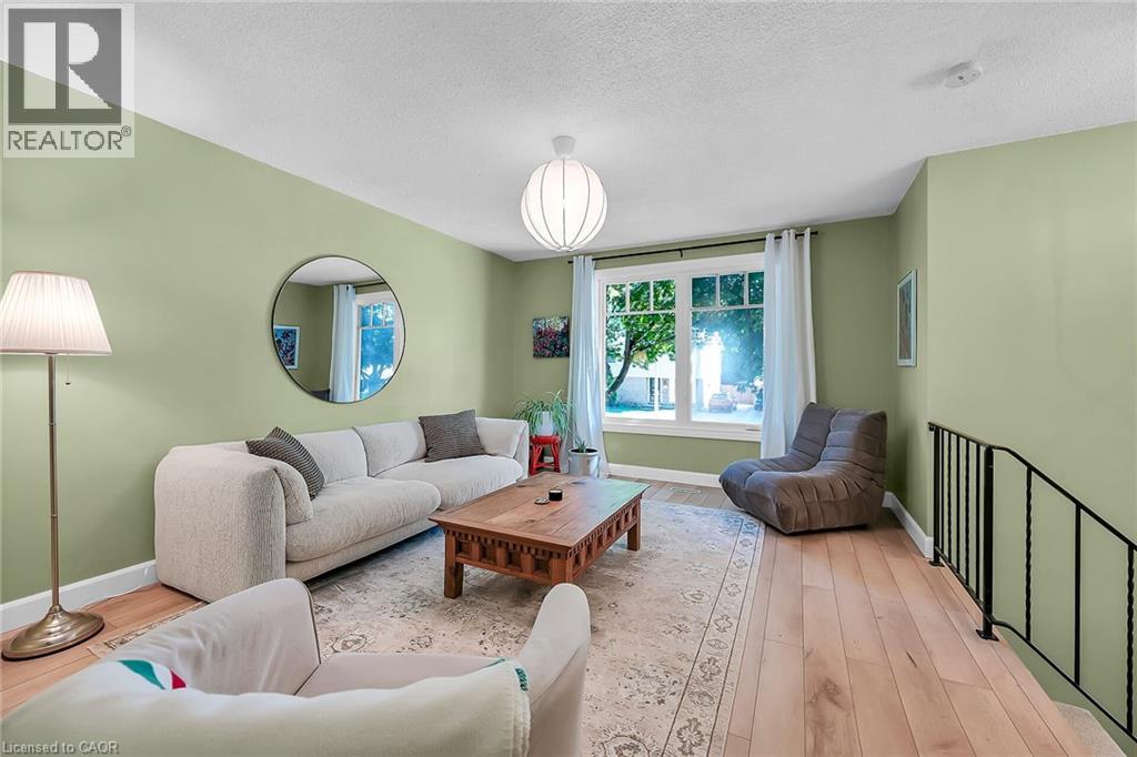 Photo 7 of 158 Wendover Drive, Hamilton ON