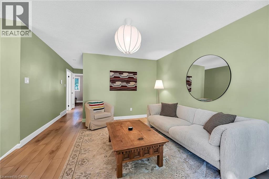 Photo 9 of 158 Wendover Drive, Hamilton ON