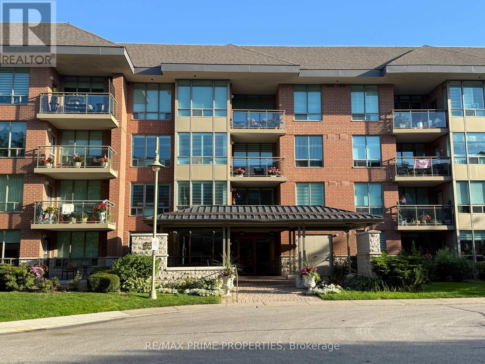 Photo 40 of 320 85 The Boardwalk Way, Markham ON