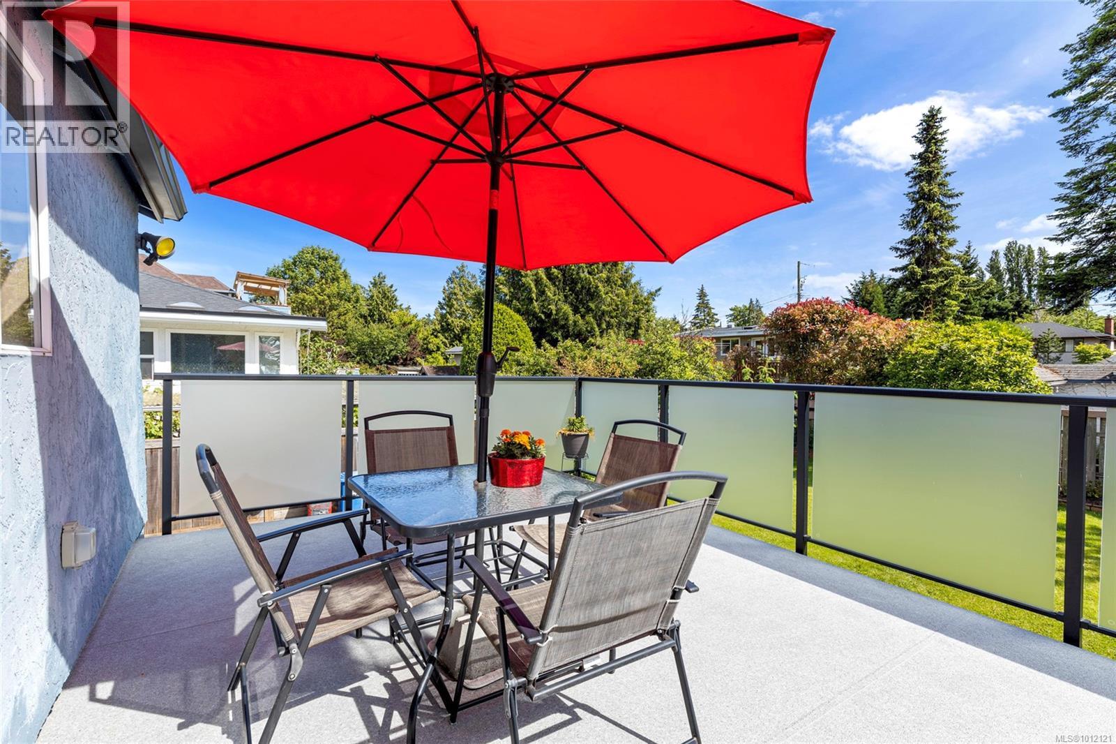 Photo 37 of 2065 Goldsmith St, Oak Bay BC